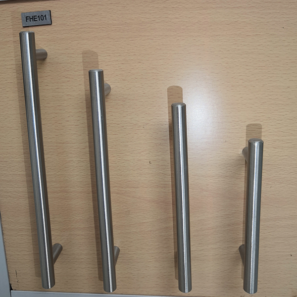 No manejar la puerta del gabinete