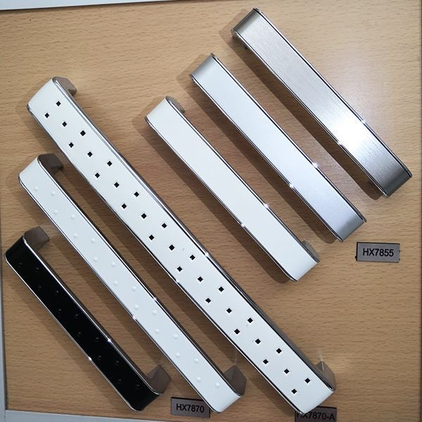 manija de la puerta del gabinete integrado