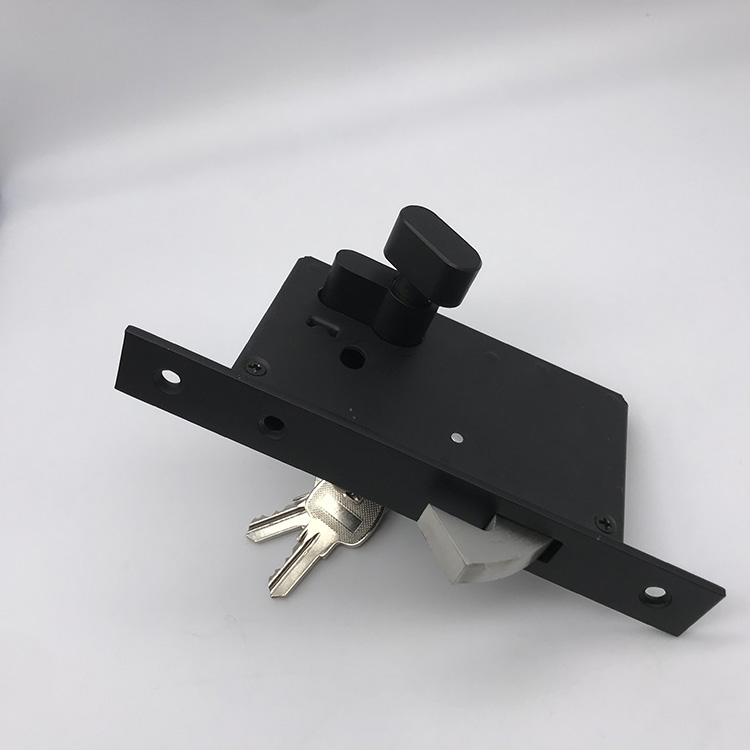 cerradura de embutir vieja