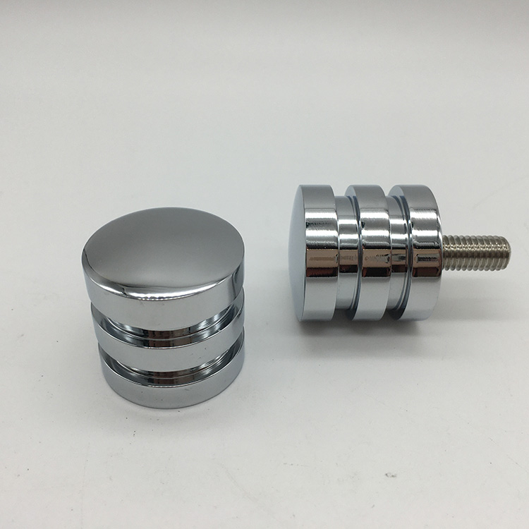 Manijas de puerta para puertas de vidrio deslizante.