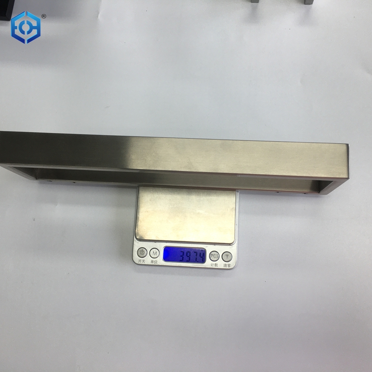 cortina de ducha en blanco y negro