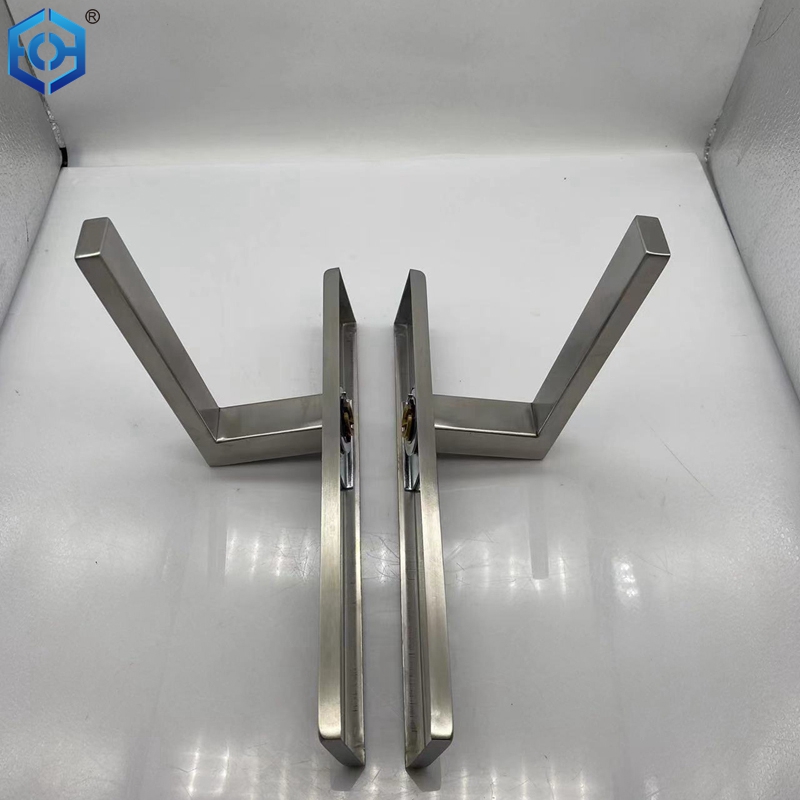 manijas de las puertas internas blancas