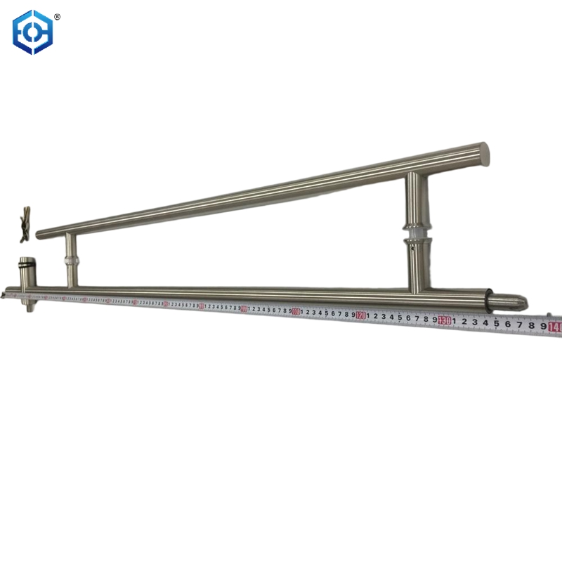 Tirador de escalera con cerradura de diseño, de acero inoxidable cepillado, 52-7/8" 