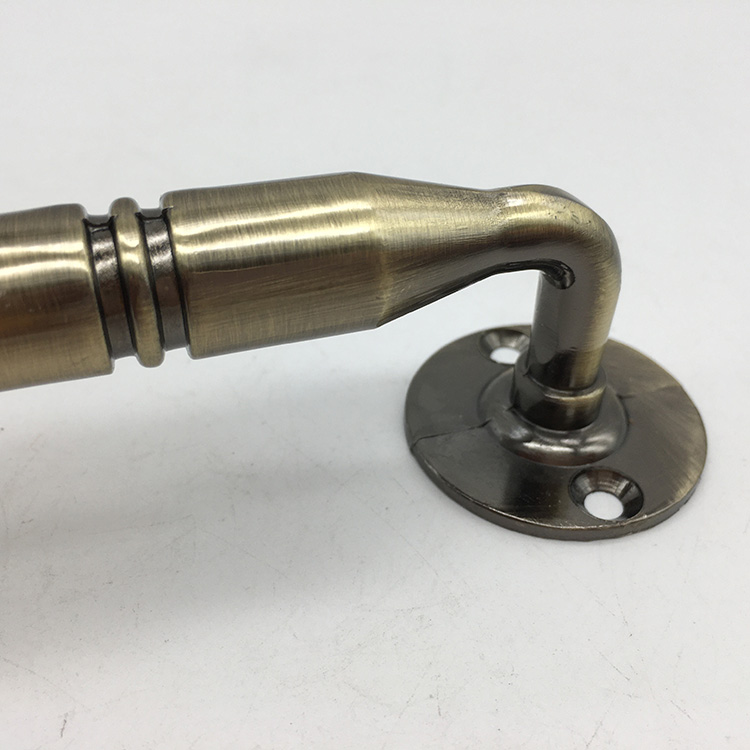 Gabinete de cromo pulido tira