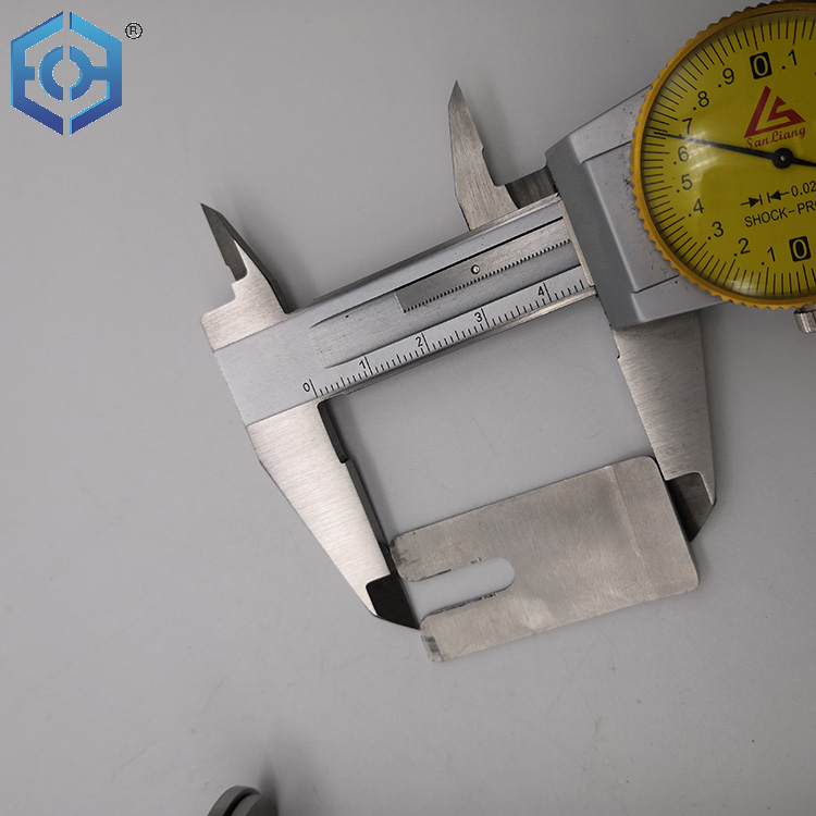 cadena de puerta delantera