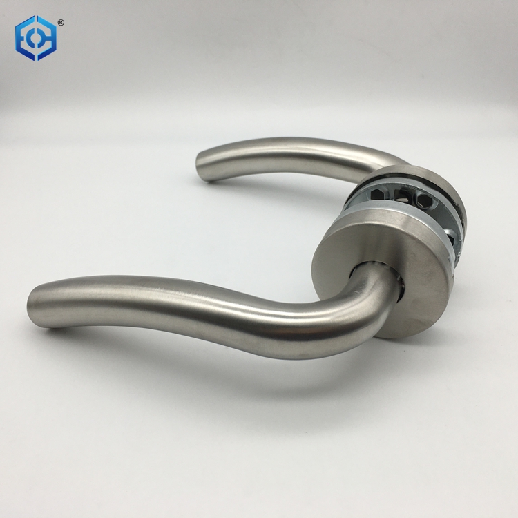 Herrajes de puerta de entrada doble