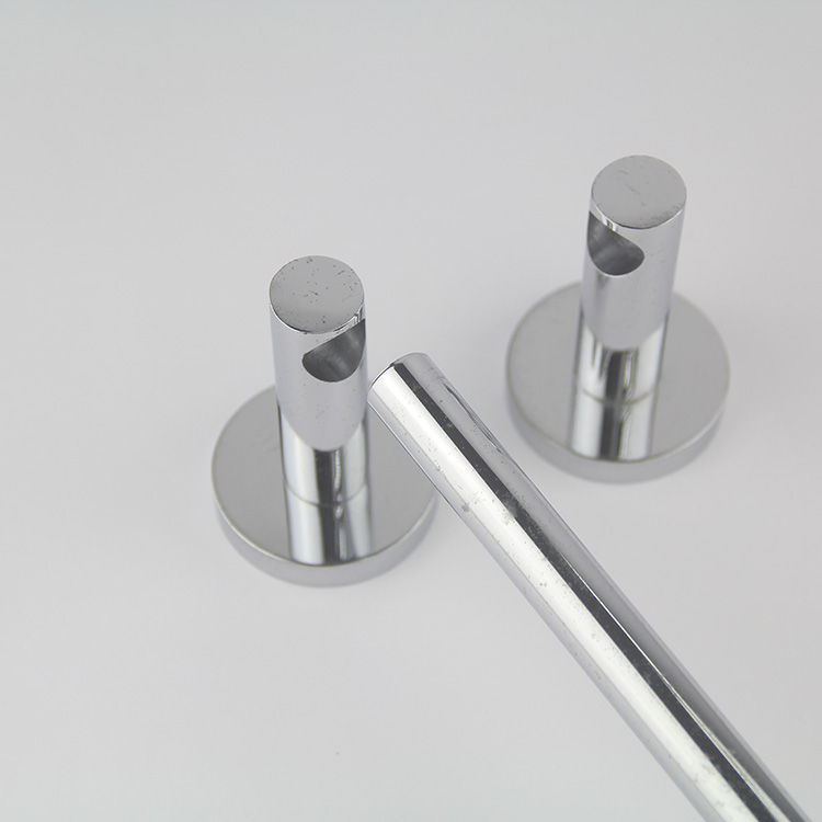 carrito de ducha sobre la puerta