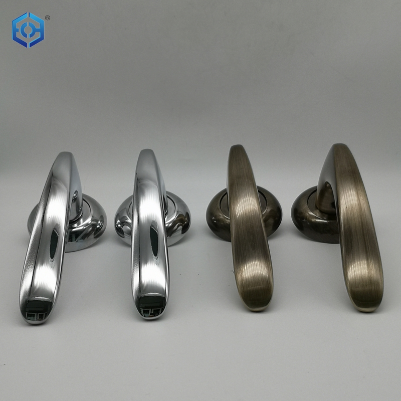 Manijas de puerta de hierro fundido