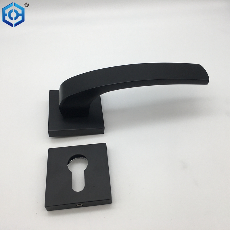 Manijas de la puerta por parte de