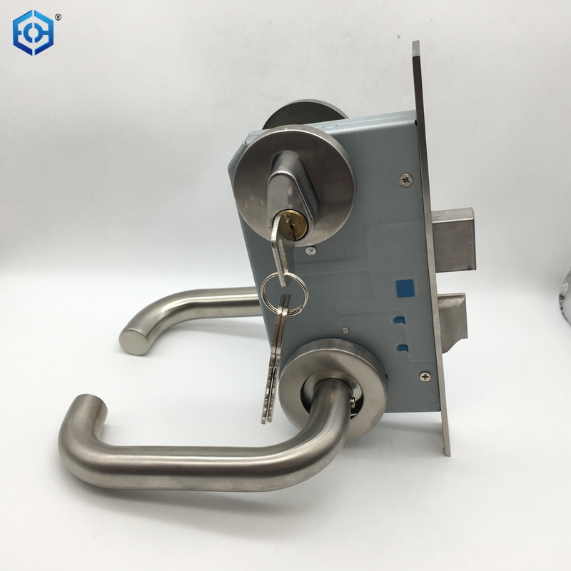 manijas de las puertas de fuego y cerraduras