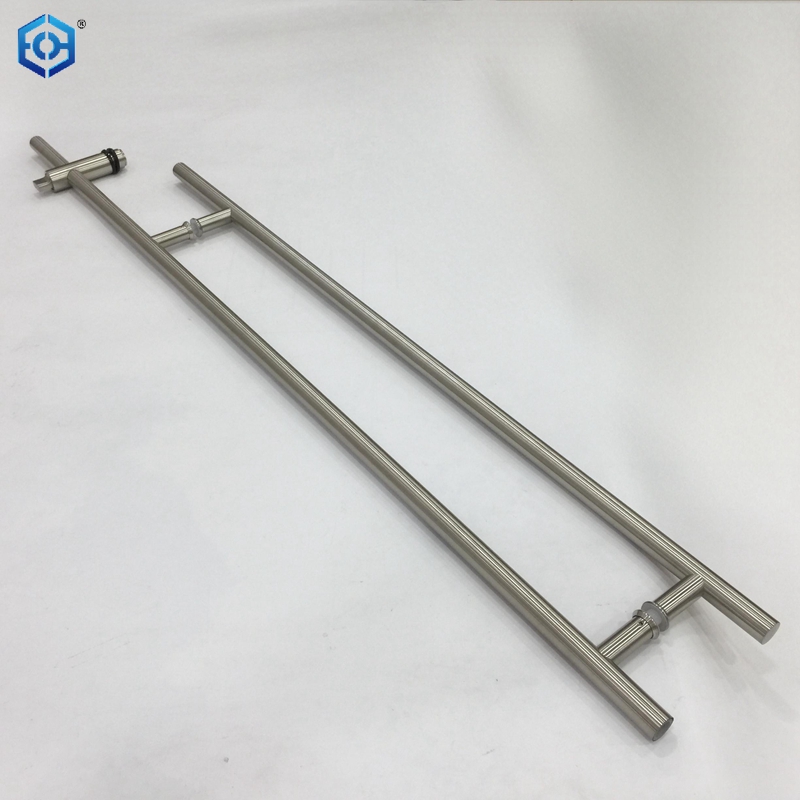 Tirador de escalera con cerradura de diseño, de acero inoxidable cepillado, 52-7/8" 