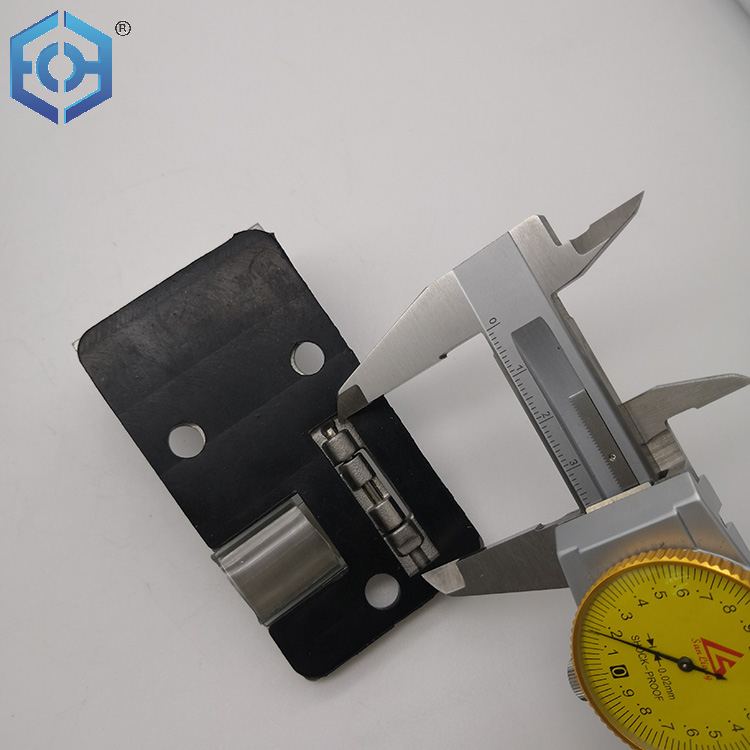 el tap&oacute;n de la puerta sigue cayendo