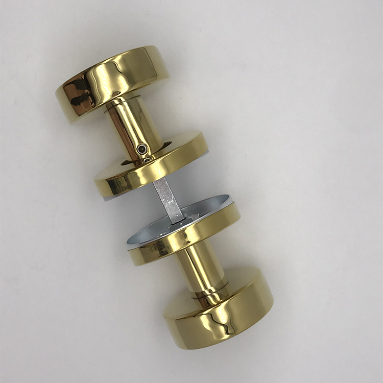 perillas de bronce frotadas con aceite