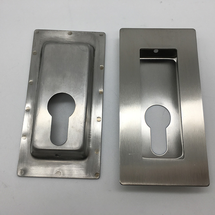 Tirador de puerta invisible al ras