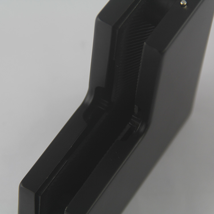 Puerta de vidrio con parche