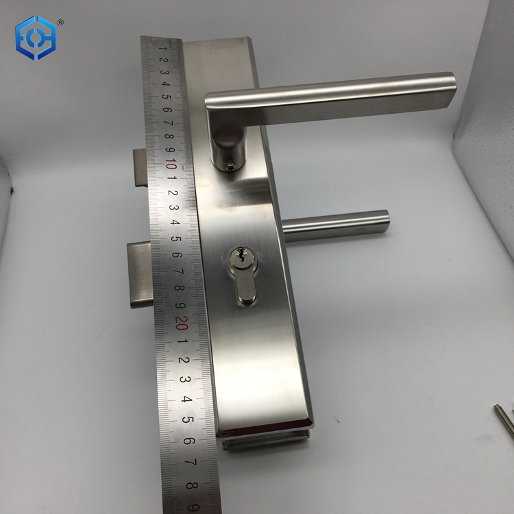 manijas de puertas externas y cerraduras