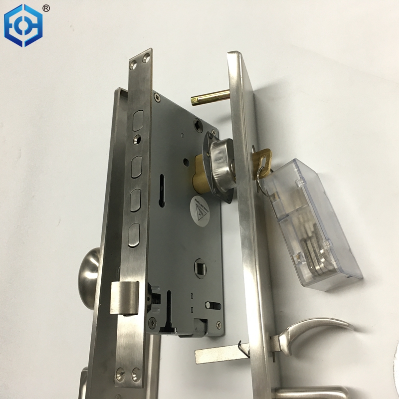 teclado en la puerta del auto