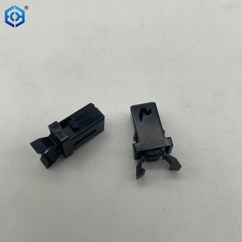  Empuje para abrir el pestillo de la puerta