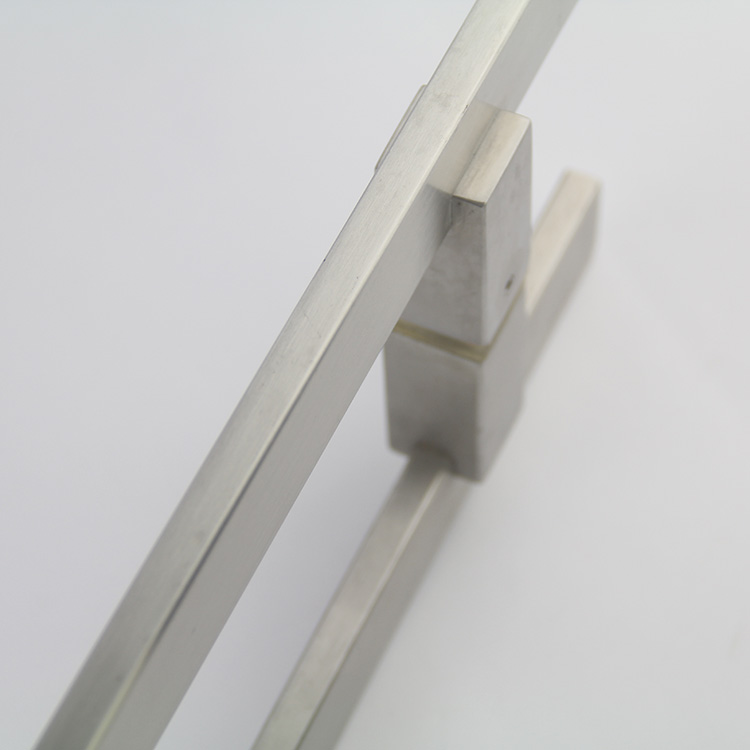 tiradores y tiradores de puertas de armario