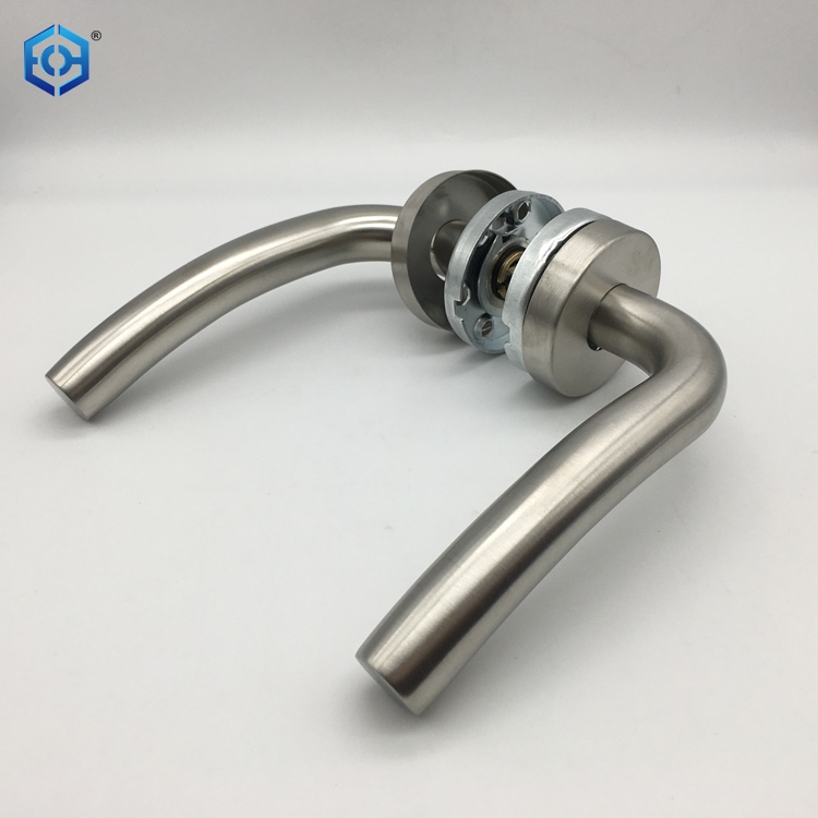 Mango de puerta de tormenta con cerradura