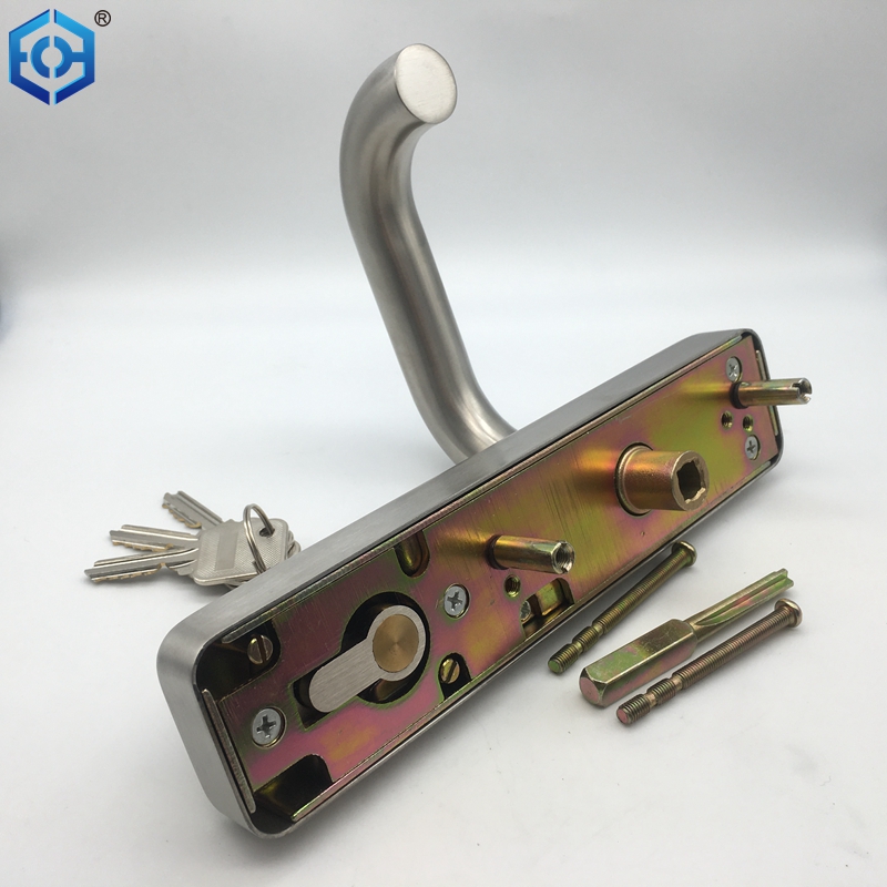 puerta de salida de fuego con barra de p&aacute;nico