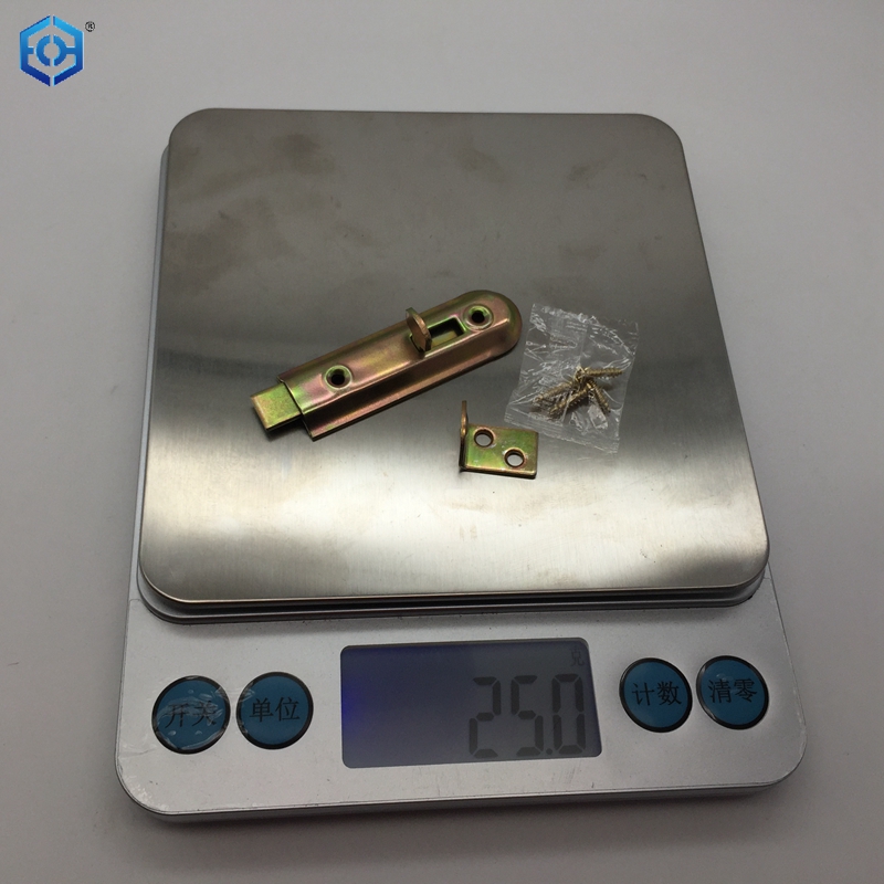 cadena y cerrojo de puerta