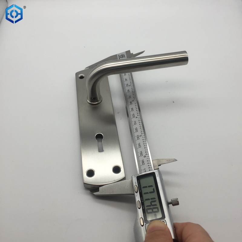 manija de la puerta de tormenta