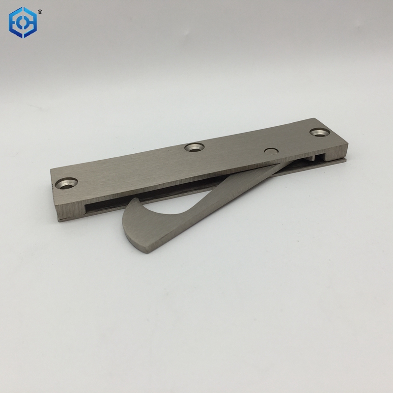 Tirador de borde de puerta corrediza con borde de cuchillo preciso de latón y níquel satinado