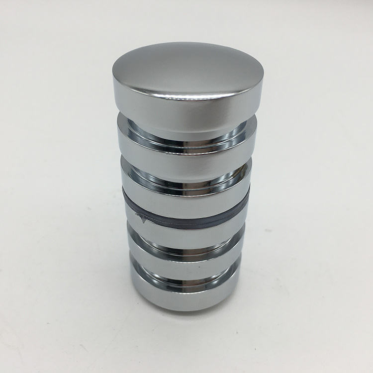 Botones y tirones de gabinete de vidrio.