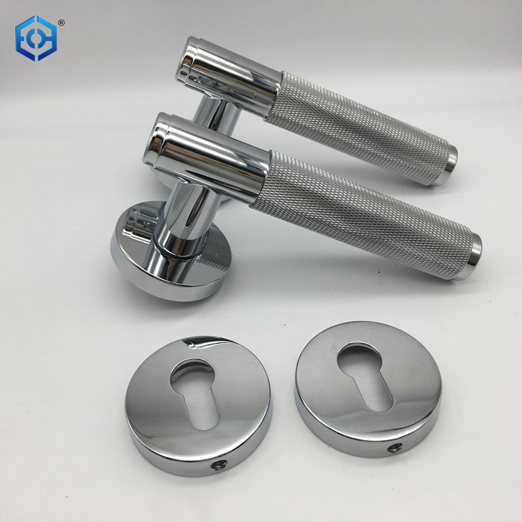 manija de la puerta de lat&oacute;n de Schlage