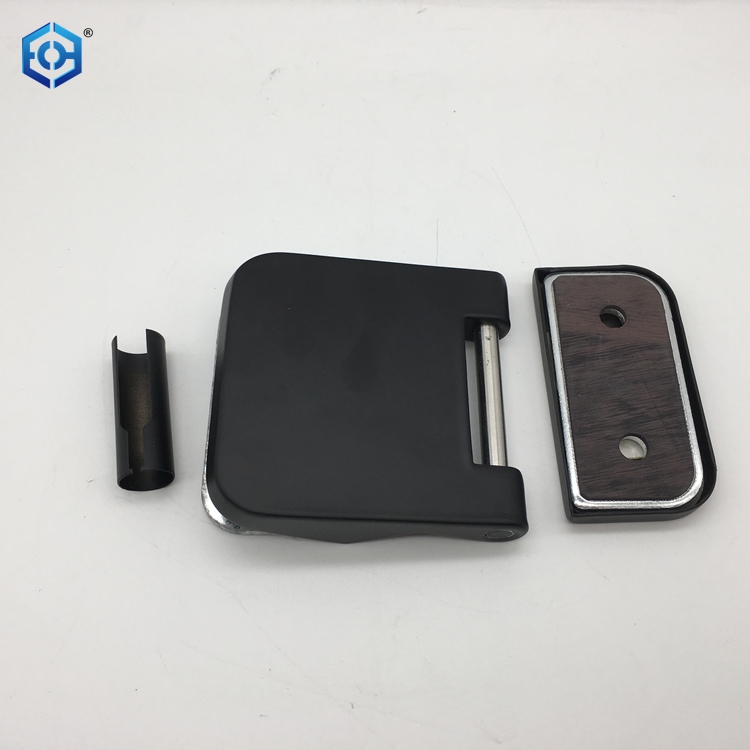 Reparaci&oacute;n de la bisagra de las puertas de vidrio 