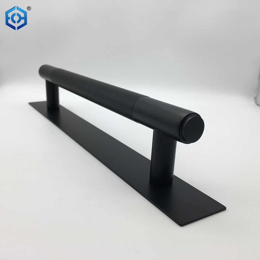 tir&oacute;n de gabinete negro con manchas negras