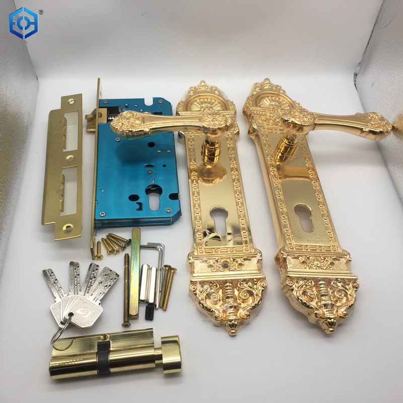 Cerradura de puerta de entrada de latón de lujo con manija dorada y opciones multicolores para mayor seguridad