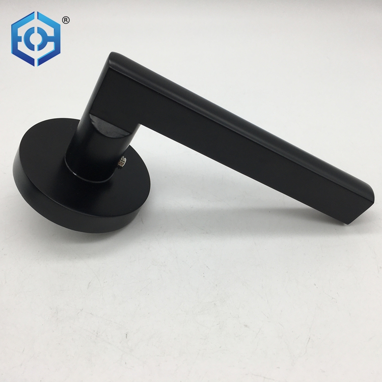 muebles de puerta negros