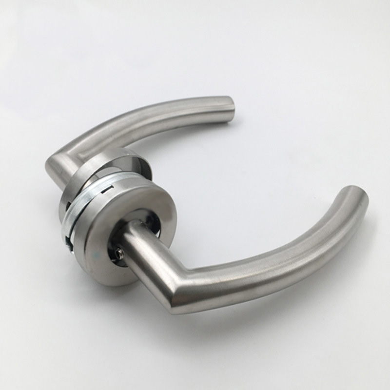 manija de puerta negra