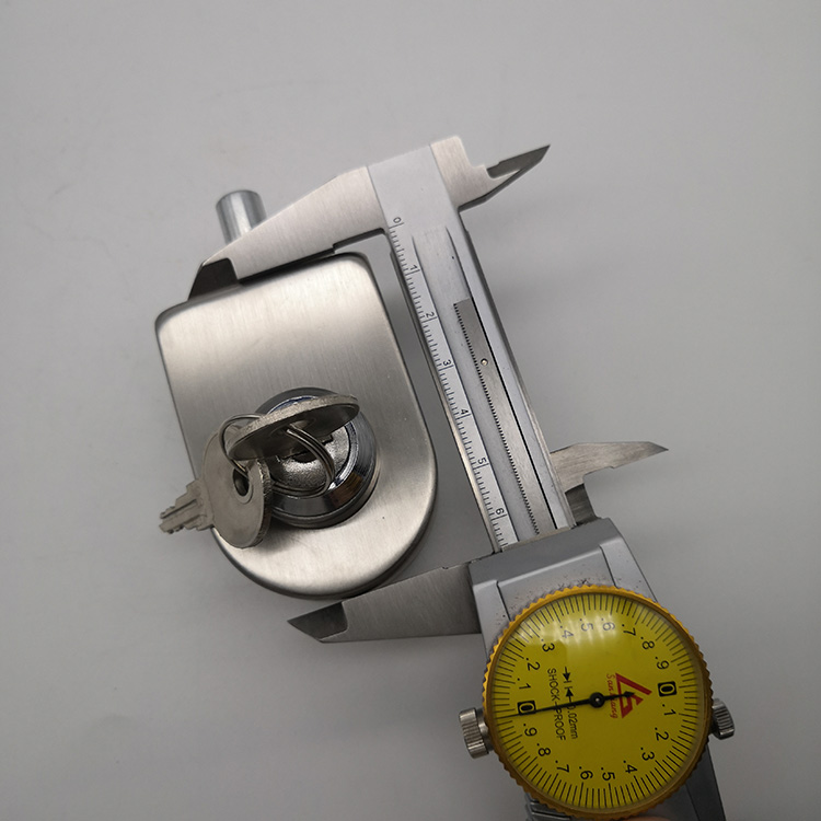 cerradura de la puerta de cristal de la oficina