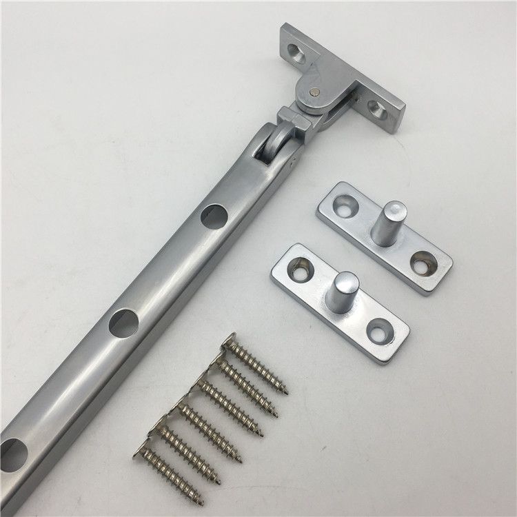 La ventana de lat&oacute;n se queda