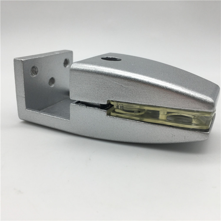 Abrazadera de panel protector para empleados