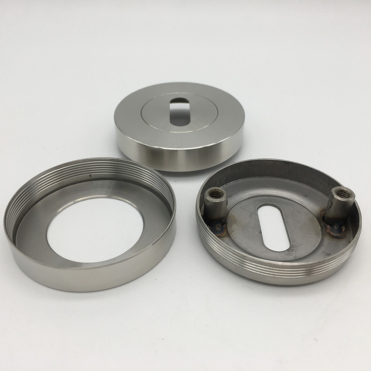 manijas de palanca en la placa posterior