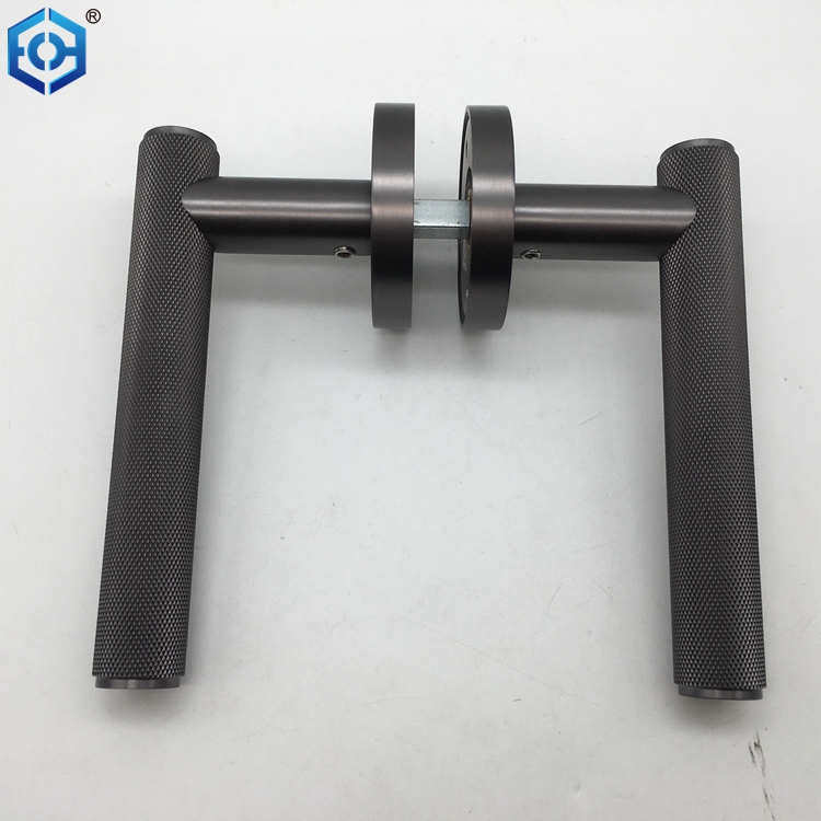 manijas de la puerta del carril