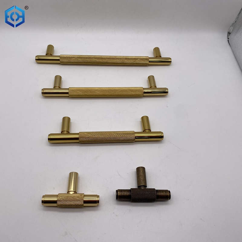 mango de muebles con manchas