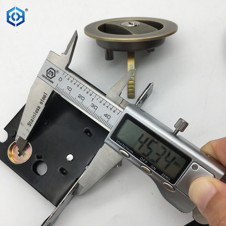 mechones de la puerta del ba&ntilde;o