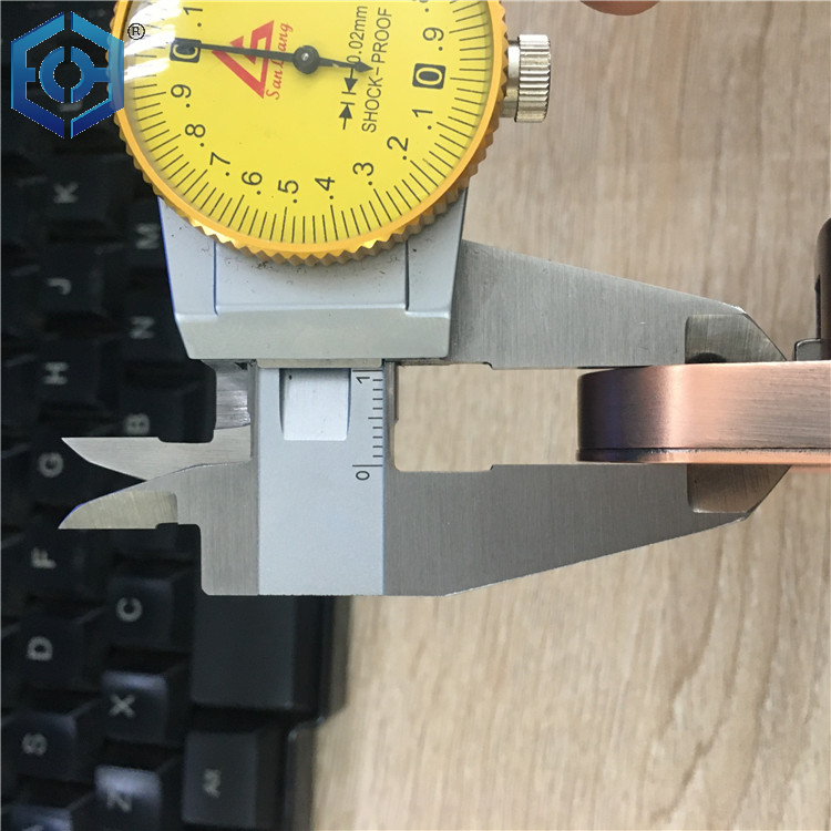 bisagra oculta para puerta con labios