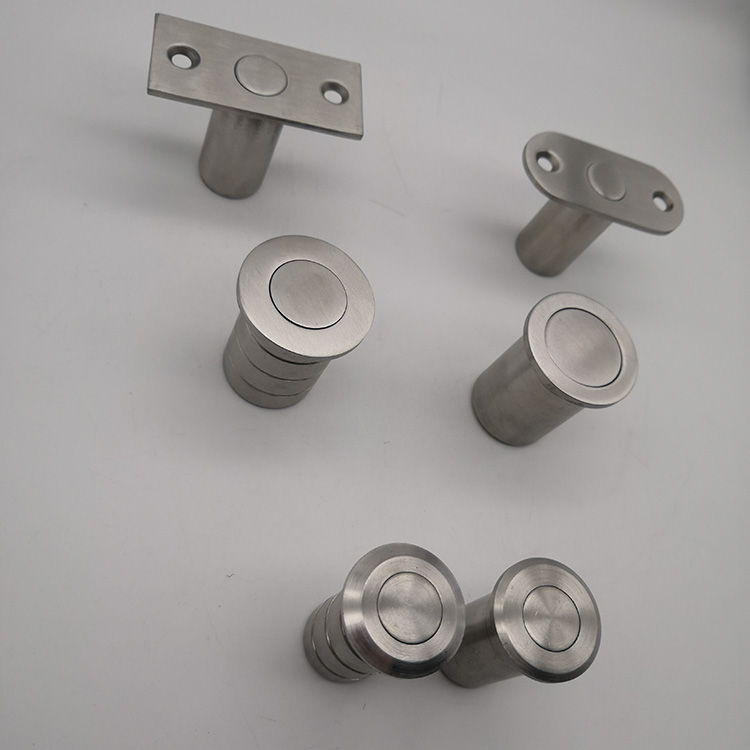 Golpe a prueba de polvo con resorte