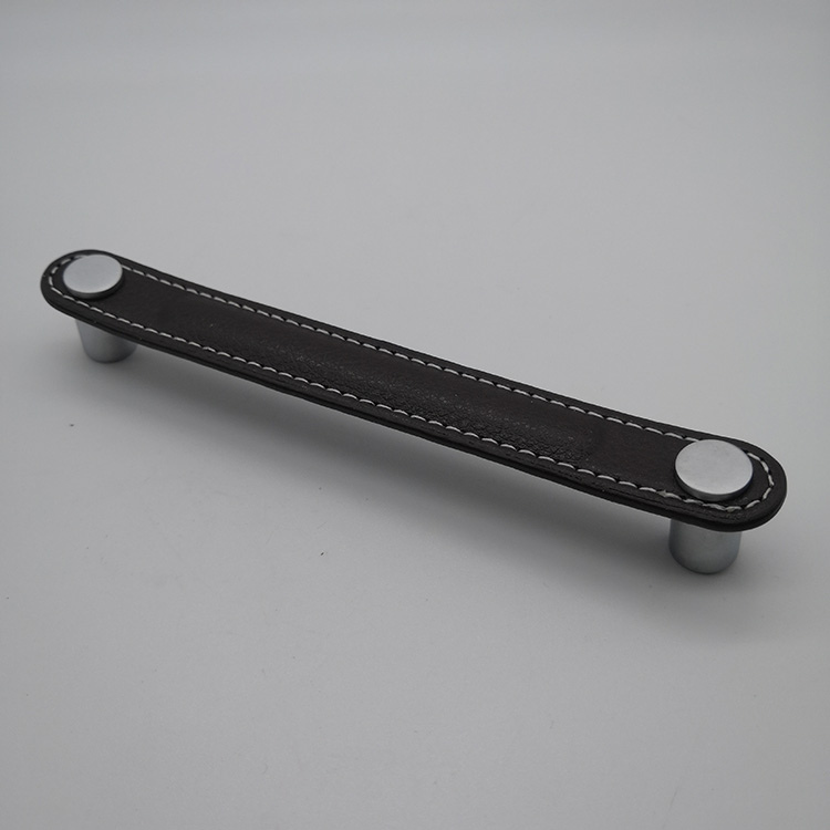 tiradores negros del gabinete