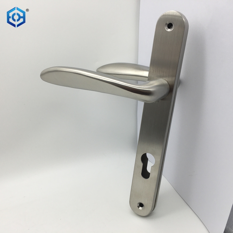 Hardware de la puerta de entrada de lat&oacute;n