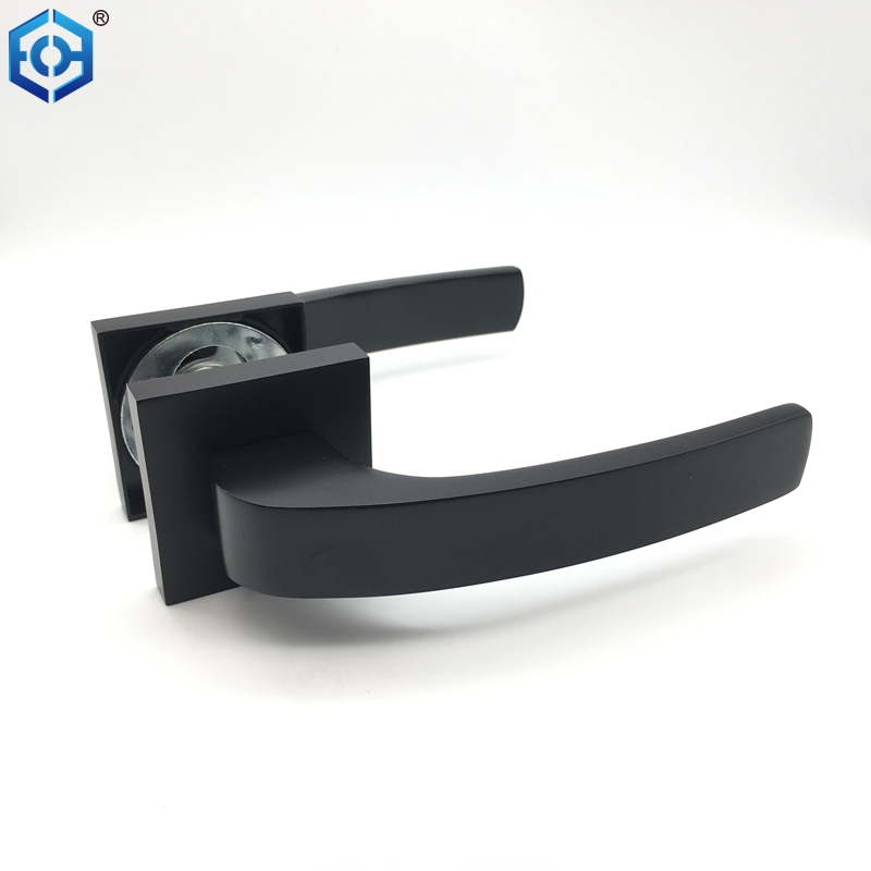 manijas de las puertas de madera