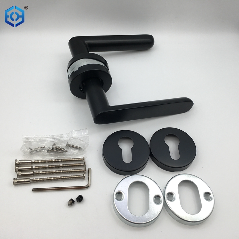 manija de puerta negra