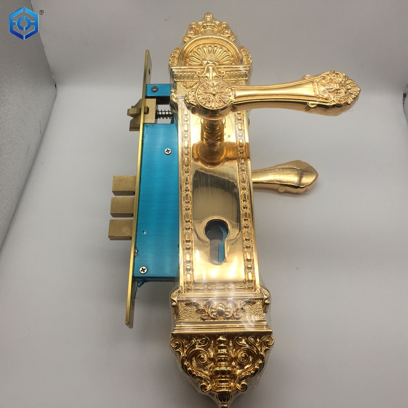 cerradura de lat&oacute;n con giro del pulgar