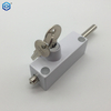 Puerta de patio corrediza blanca multiusos con llave y cerradura de perno